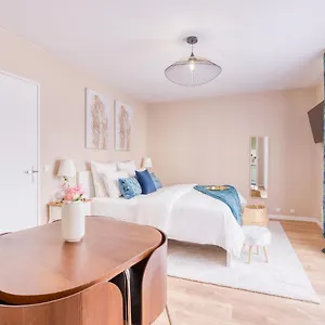  Apartment Studio - Lit King Size - Parking - Wifi - Proche Cdg
